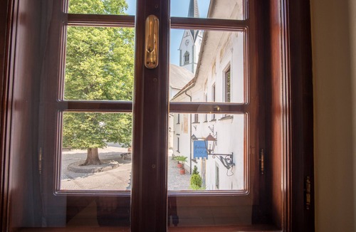 Radovljica Apartment | Romantic Deluxe Studio for 2 in the city of the sun