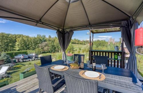 Varazdin House | Romantic Haven with Hot Tub - Happy Rentals