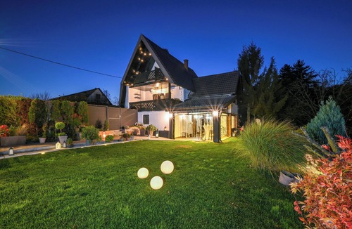 Gornji Kneginec House | Romantic home with jacuzzi and pool on the hills of Varaždin Breg.