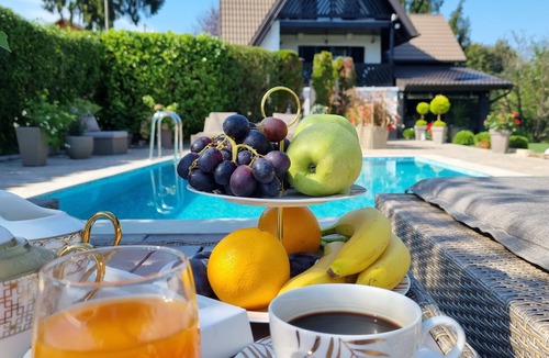 Gornji Kneginec House | Romantic home with jacuzzi and pool on the hills of Varaždin Breg.