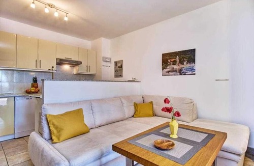 Miholascica Apartment | Rona Apartment Mateo