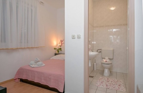 Bol Bed & Breakfast | Room in Bol with Terrace, Air condition, WIFI (3758-4)