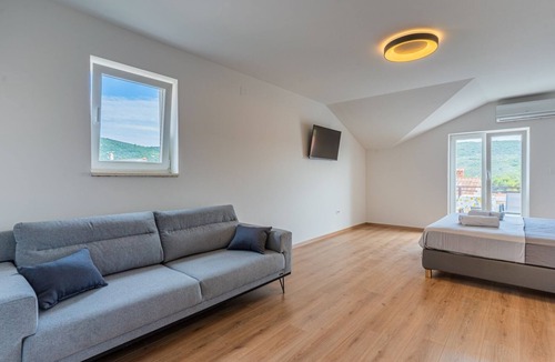 Cres Bed & Breakfast | Room in Cres with Seaview, Balcony, Air condition, WIFI (4249-6)