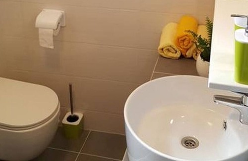 Ostarski Stanovi Bed & Breakfast | Room in Rakovica with Terrace, Air condition, WIFI (4371-5)