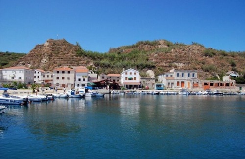 Gornje selo Bed & Breakfast | Room in Susak with Air condition, WIFI (3865-5)