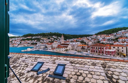 Pucisca Apartment | Rooms Bed and Breakfast Blanc