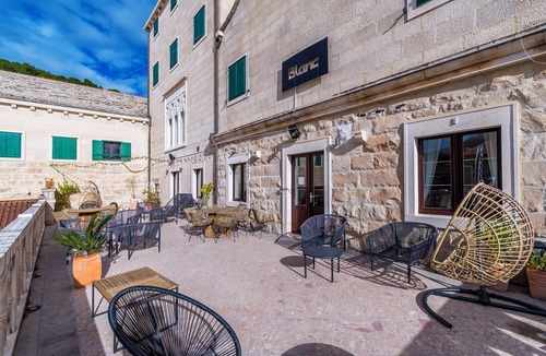 Pucisca Apartment | Rooms Bed and Breakfast Blanc