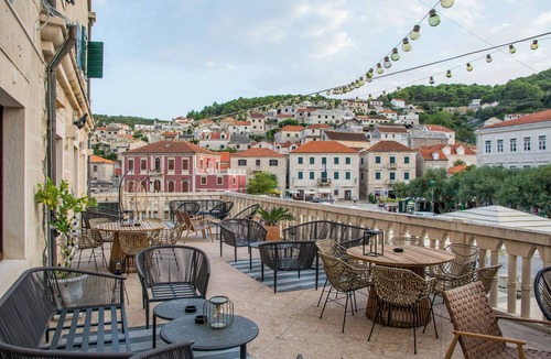 Pucisca Apartment | Rooms Bed and Breakfast Blanc