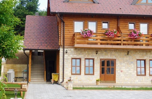 Grabovac Apartment | Rooms Ilija, (15146), Rakovica, hr
