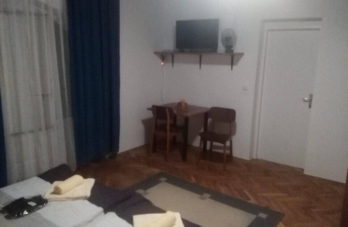 Virovitica House | Rooms MiLa - Double Room with Private Bathroom