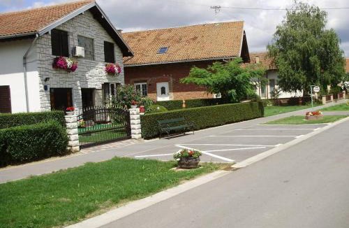 Knezevi Vinogradi House | Rooms with a parking space Knezevi Vinogradi, Baranja - 15024