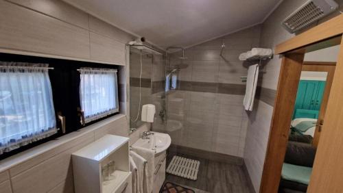 Kapelica House | Rooms with a swimming pool Garesnica, Bjelovarska - 22858
