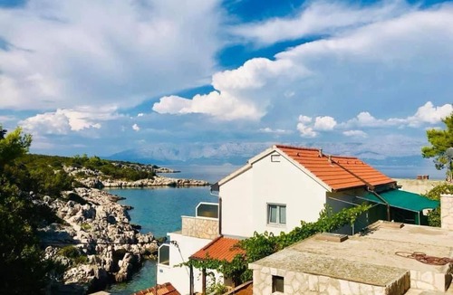 Pokrivenik House | Roso Seafront House