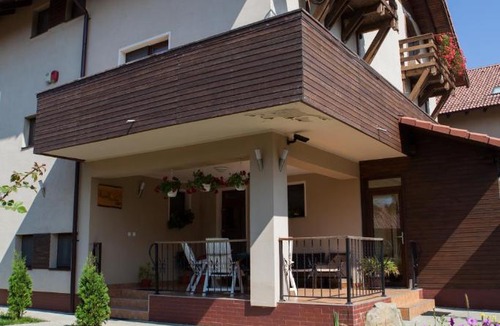 Cristian House | Royal Hotel