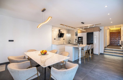 Znjan Apartment | Royal Lux Residence - with Spa and Sea View