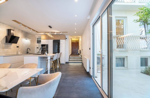 Znjan Apartment | Royal Lux Residence - with Spa and Sea View