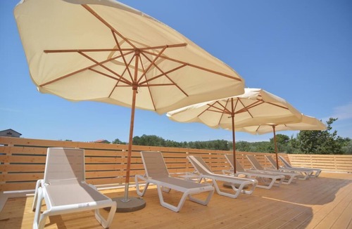 Sveti Filip i Jakov Apartment | Rubinić A8, 200m to the beach, indoor heated pool, 4 people, free WiFi, parking