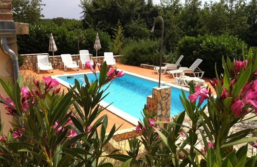 Strpacici House | Ruhiggelegene Villa mit eigenem Tennisplatz und Pool für Ausflüge in die Umgebu by Interhome