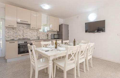 Oklaj Villa | Rural Villa Olive Krka- 4 bedrooms, 3 bathrooms, private pool, park Krka 10 min