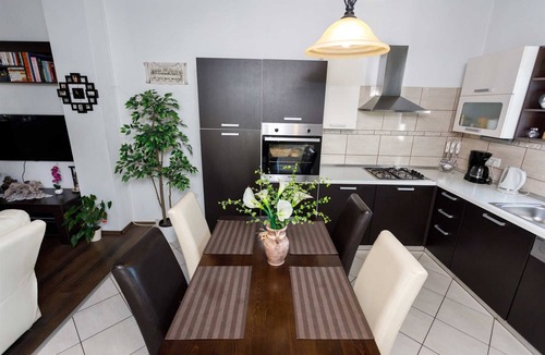 Pinezici Apartment | Rustic apartment EVELIN close to the beach