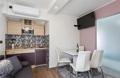 Donja Stubica House | Rustic Holiday Home in Donja Stubica with Terrace