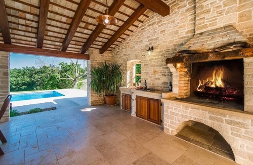 Krculi Villa | Rustic Villa Benina Rossa 1 with huge garden
