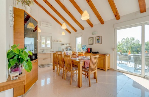 Lecevica Villa | Rustic Villa Florice with a pool, quite area, family