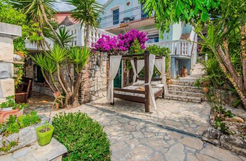 Maslenica Villa | Rustical Vila VERDE with traditional Tavern & Pool