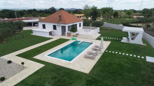 Galovac House | S&I Peaceful Holiday Home With Pool & Jacuzzi