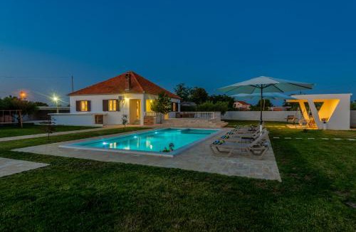 Galovac House | S&I Peaceful Holiday Home With Pool & Jacuzzi