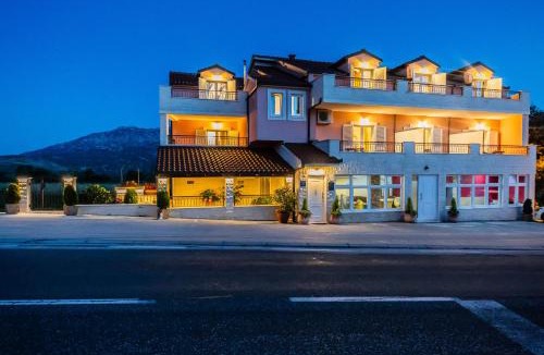 Dugopolje House | San Mihael luxury rooms 2