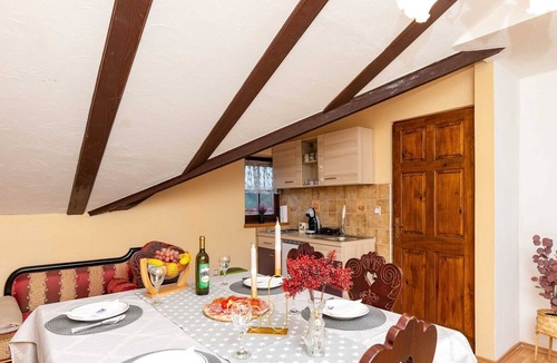 Donja Stubica House | San Vinogradara - One Bedroom Holiday Home with Hot Tube