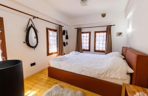 Mejë House | Sarçhane Atelie & Bujtinë