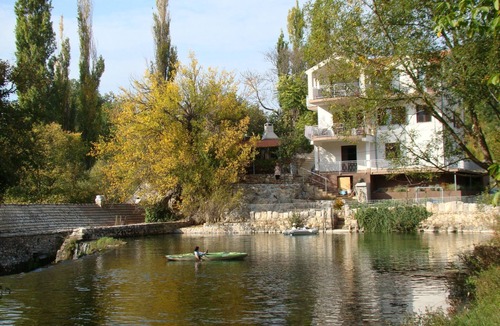 Trilj House | Schönes Ferienhaus in Grab mit Privatparkplatz und Bergblick by Interhome