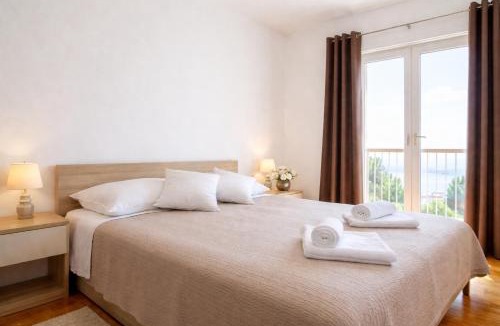 Ploce Apartment | Sea to Sky Large 2BR with Best City Views and Free Parking