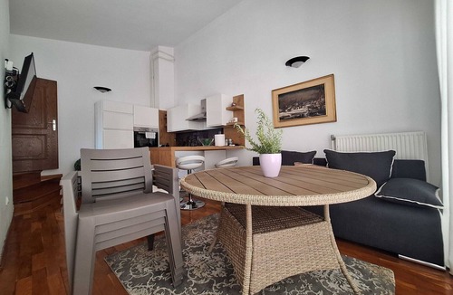 Susica Apartment | Sea View Apartment Povljana - One Bedroom Apartment with Sea View