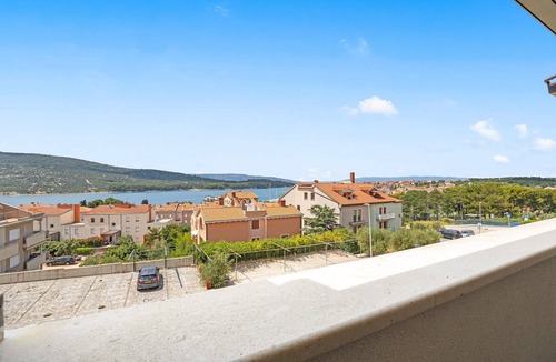 Cres Apartment | Sea View Vacation at Apartment Jana - Cres Island