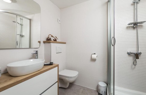 Ika Apartment | Seafront apartment Voyo