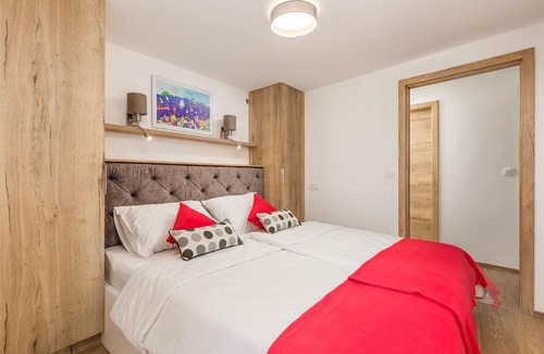 Ika Apartment | Seafront apartment Voyo