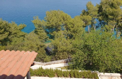 Okrug Donji House | Seafront House with beautiful terraces and private beach