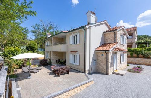 Soline Apartment | Seafront Maris by EL-PI TOURS