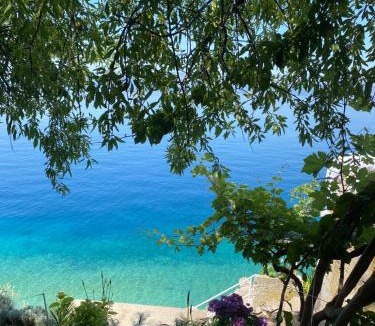 Trpanj House | Seafront Vacation home "Tea"