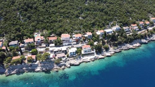 Trpanj House | Seafront Vacation home "Tea"