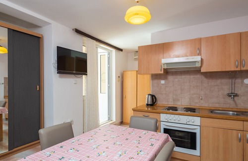 Marusici Apartment | Seaside Apartments Ivana