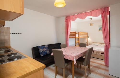 Marusici Apartment | Seaside Apartments Ivana