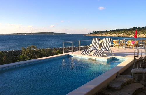 Veliki Drvenik House | Seaside family friendly house with a swimming pool Cove Pernatice (Drvenik) (K-11590)