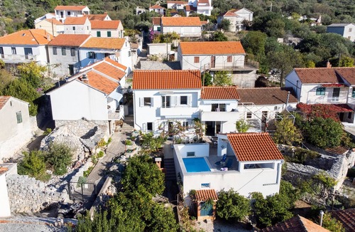 Veliki Drvenik House | Seaside family friendly house with a swimming pool Drvenik Veliki, Drvenik (K-22085)