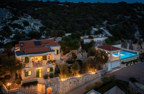 Vinisce Villa | Seaside luxury villa with a swimming pool Cove Ljubljeva, Trogir - 19259