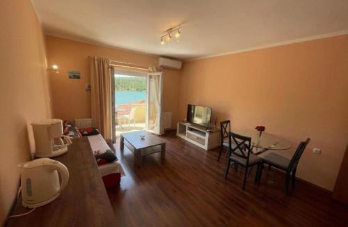 Krusevo Apartment | Seaview apartment in Obrovac with balcony