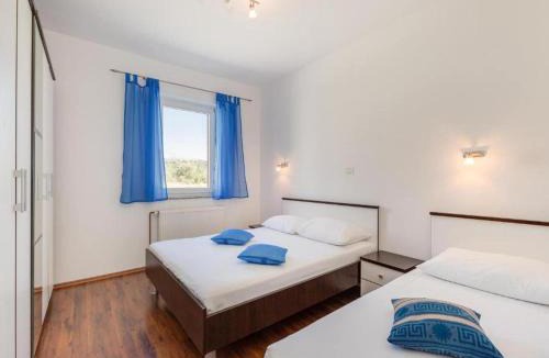 Krusevo Apartment | Seaview apartment in Obrovac with balcony